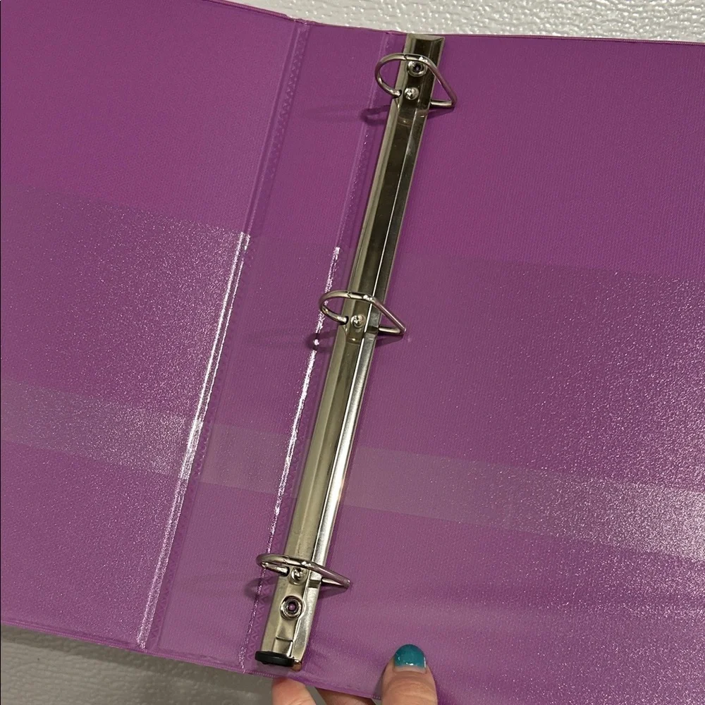 NWT Avery Heavy Duty Binder